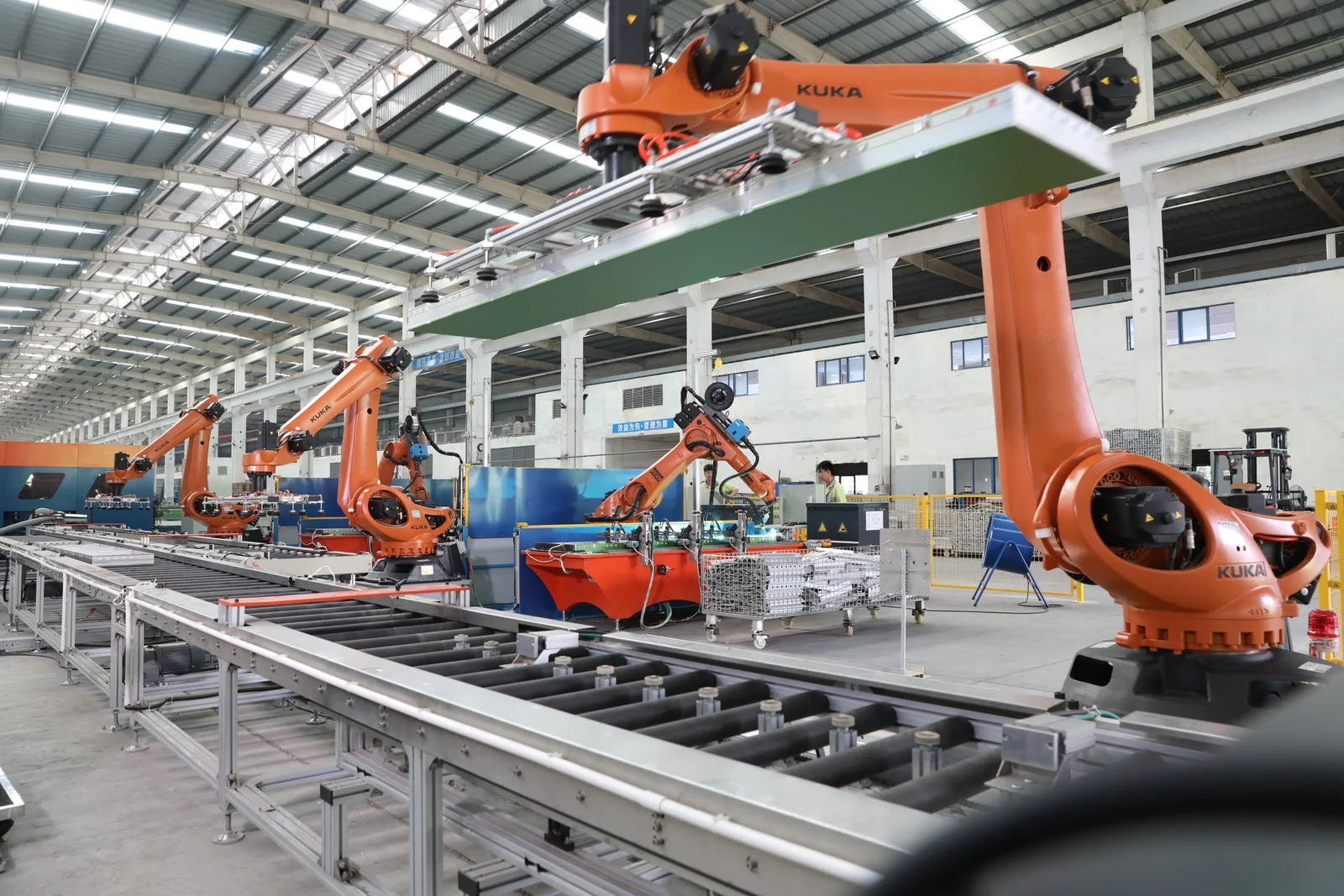Robotic production line for aluminum processing